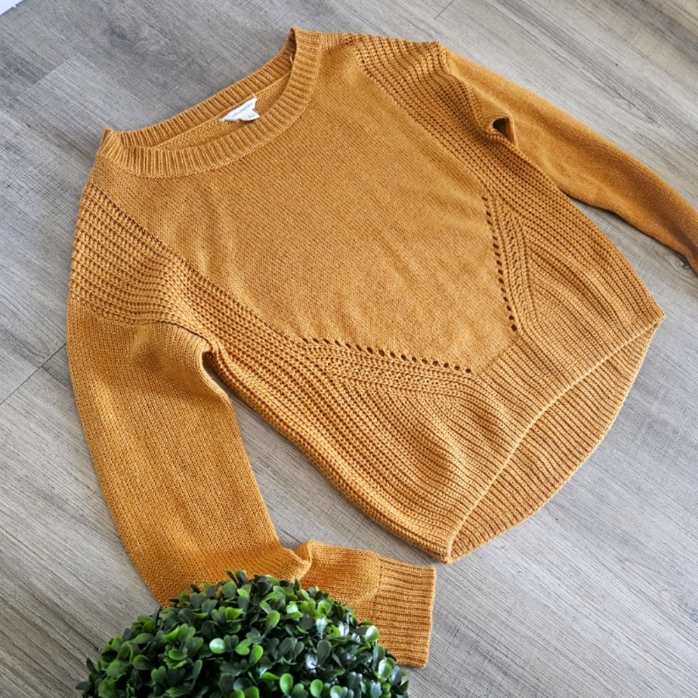 LN knit sweater